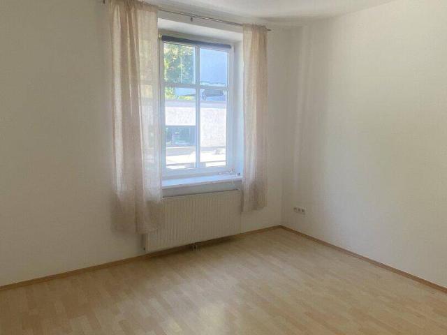 Moderne 1 Zimmer Wohnung in Salzburg, 31m² mit Einbauküche, Parkett