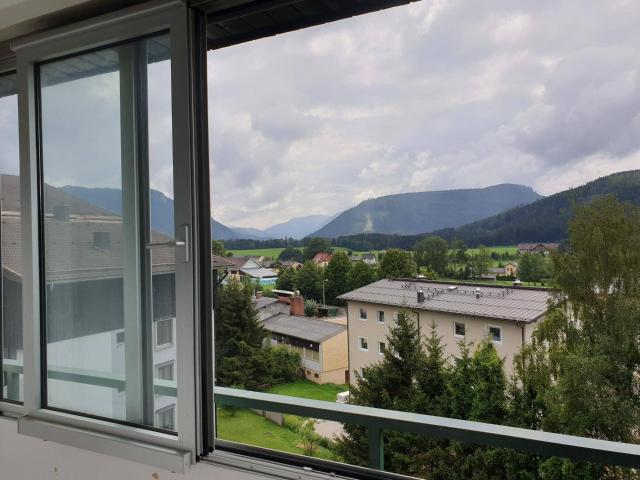 Moderne 1 Zimmer Wohnung mit Loggia und Garage