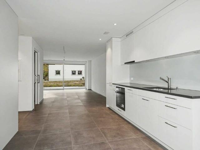 Moderne 1 Zimmerwohnung mit Gartensitzplatz in Hölstein