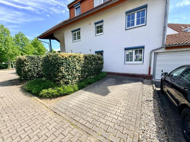 Moderne 1 ZKB Wohnung mit Terrasse und Einbauküche im Gartengeschoß