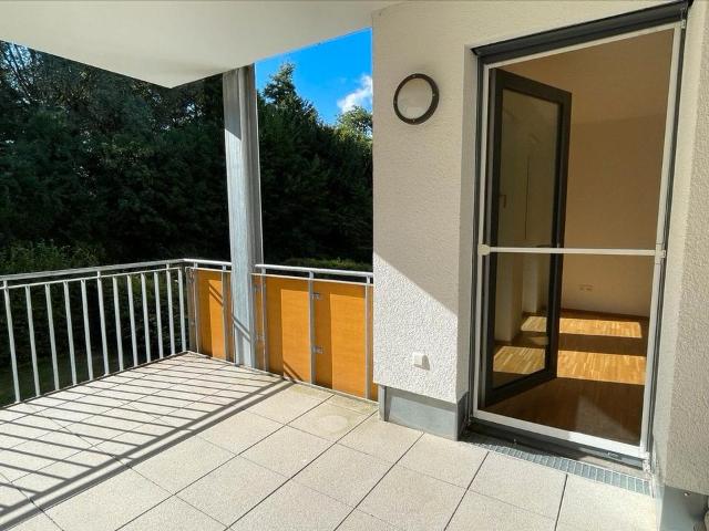 Moderne 2,5 Zi Wohnung in Meckenbeuren mit Balkon, Aufzug und TG