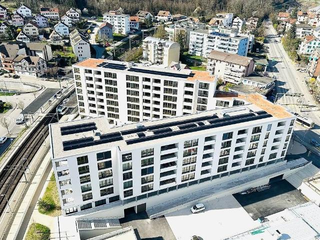 Moderne 2.5 Zi.mmer Wohnung mit grosszügiger Loggia in Neuhausen.