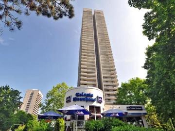Moderne 2,5 Zim. Wohnung mit Balkon und Domblick