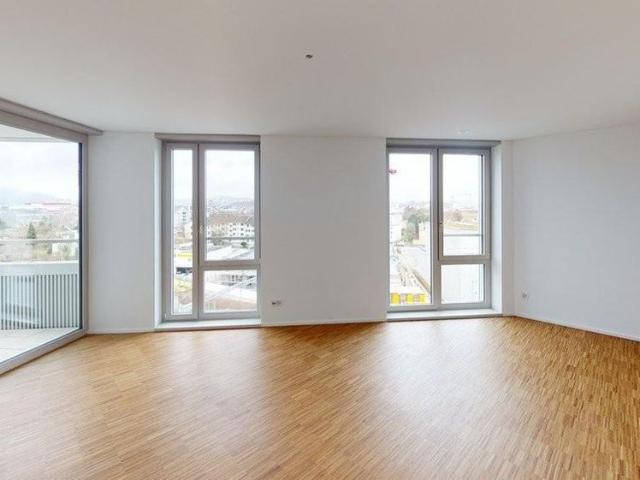 Moderne 2.5 Zimmerwohnung im Herzen von Glattbrugg