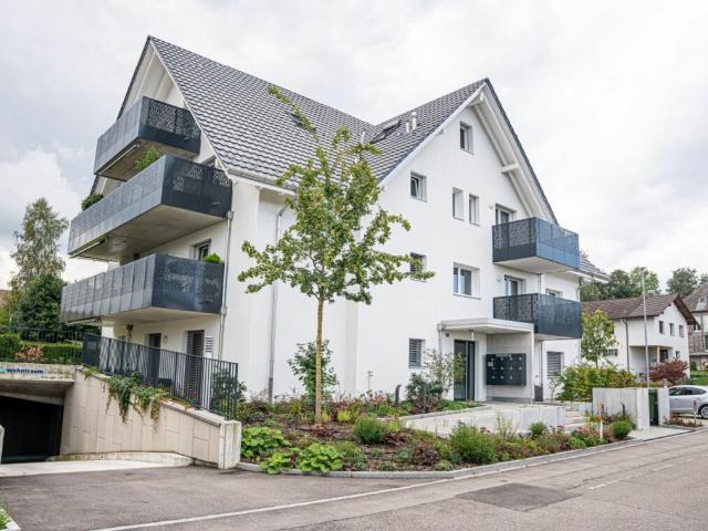 Moderne 2.5 Zimmerwohnung im 2. Obergeschoss an attraktiver Lage in Rickenbach Sulz