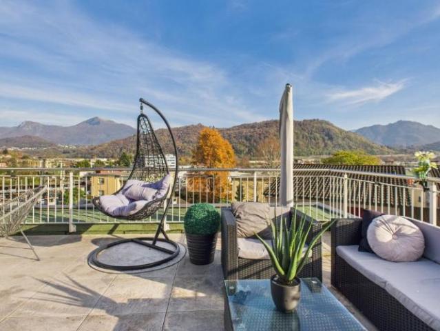 Moderne 2.5 Zimmer Attikawohnung mit grosszügigem Balkon, Agno