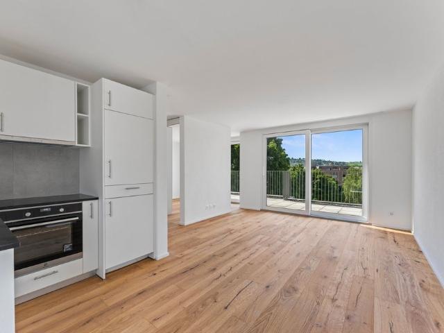 Moderne 2.5 Zimmer Attikawohnung mit zwei grosszügigen Terrassen in Nidau