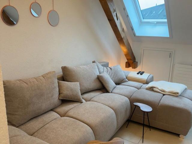 Moderne 2,5 Zimmer Dachgeschosswohnung in Zürich Wiedikon