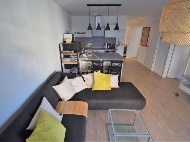 Moderne 2,5 Zimmer Wohnung in attraktiver Lage mit Balkon
