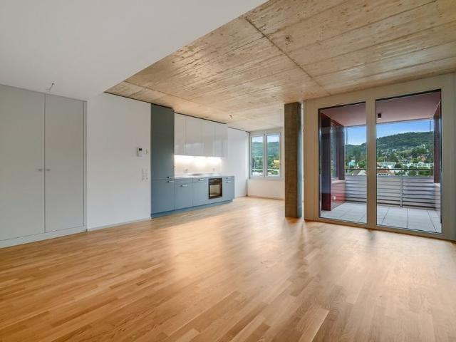 Moderne 2.5 Zimmer Wohnung, lichtdurchflutet und naturnah