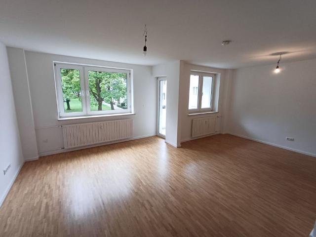 Moderne 2,5 Zimmer Wohnung mit Balkon in Moosach