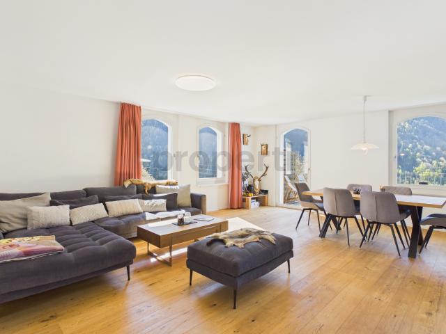 Moderne 2.5 Zimmer Wohnung mit grossem Balkon in Rabius