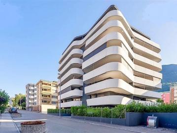 moderne 2,5 Zimmer Wohnung mit großer 42 m2 großer überdachter Terrasse freie Sicht