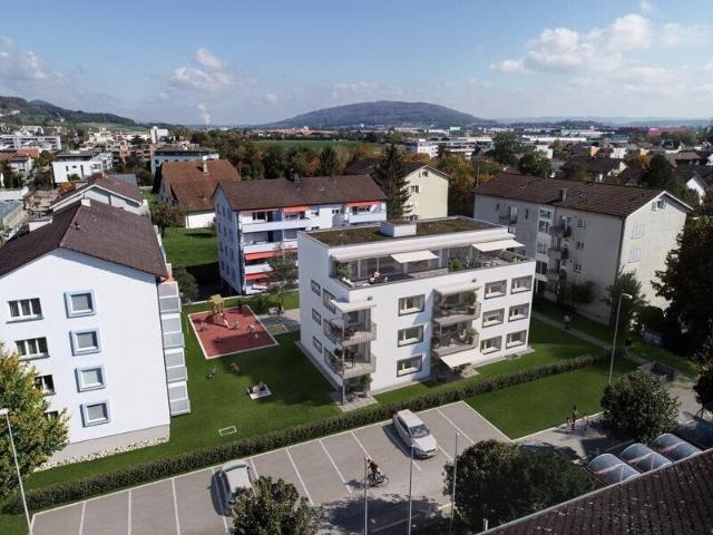 moderne 2.5 Zimmer Wohnung mit eigenem Waschturm