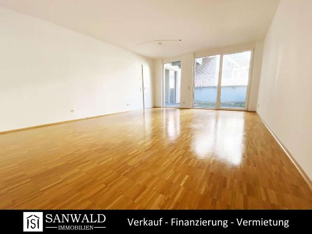 Moderne 2,5 Zimmer Wohnung mit Einbauküche und Terrasse
