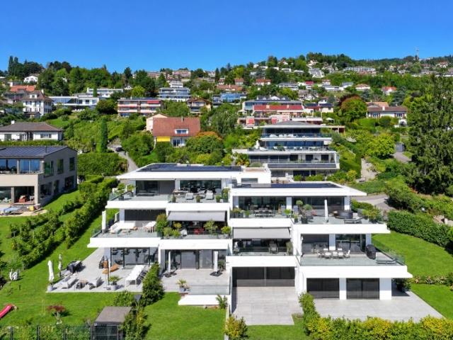 Moderne 2,5 Zimmer Wohnung mit einer 45 m² großen Terrasse und atemberaubender Aussicht