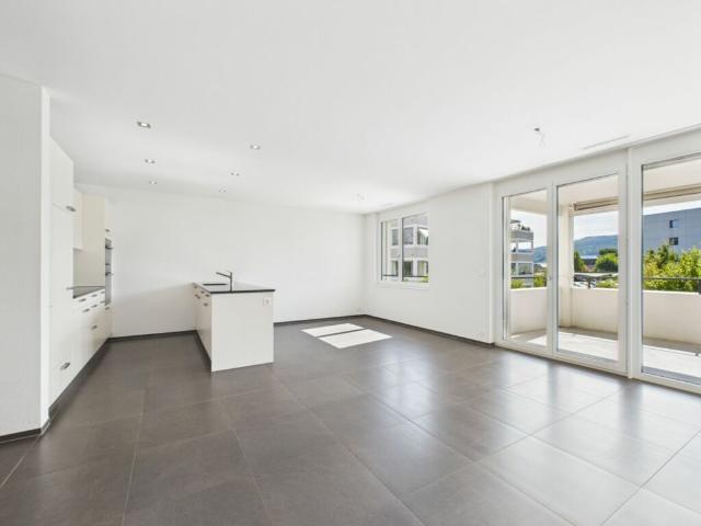 Moderne 2.5 Zimmer Wohnung mit Loggia und Minergie Komfort