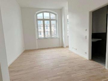 Moderne 2 Raum Wohnung im sanierten Gymnasiumgebäude