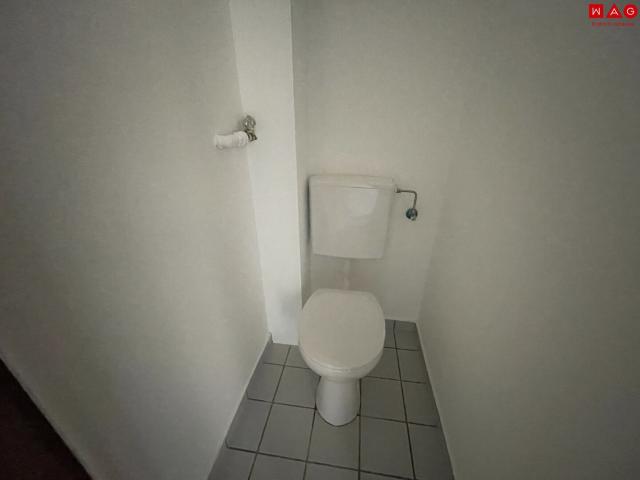 sanierte 2 raum wohnung mit küche in ruhiger lage!