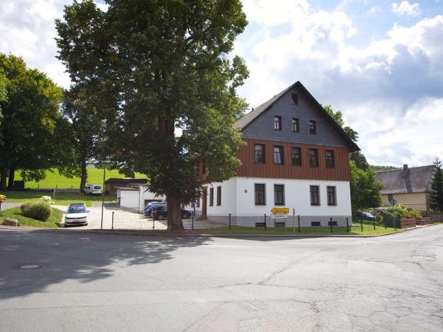 Moderne 2 Raum Dachgeschosswohnung in Alberoda einziehen und wohlfühlen in Aue
