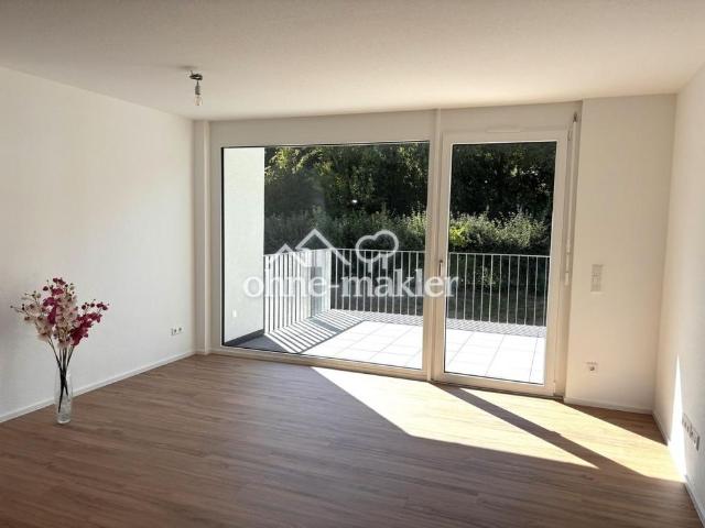 Moderne 2 Zimmer Neubau Wohnung mit Küche, Balkon und 2 Stellplätzen in Nürtingen Oberensingen