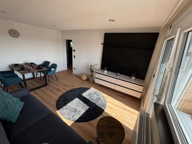 Moderne 2 Zimmer Dachgeschosswohnung mit Weitblick und stilvoller Ausstattung im 6. OG