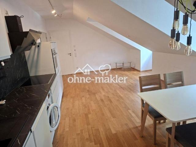 Moderne 2 Zimmer DG Wohnung in Fürth | EBK | Aufzug | TG | BJ2021