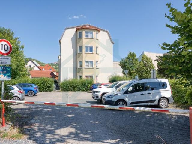 Moderne 2 Zimmer ETW in Kahla: Vollständig renovierter Erstbezug auf 54 m² mit Stellplatz und Hof