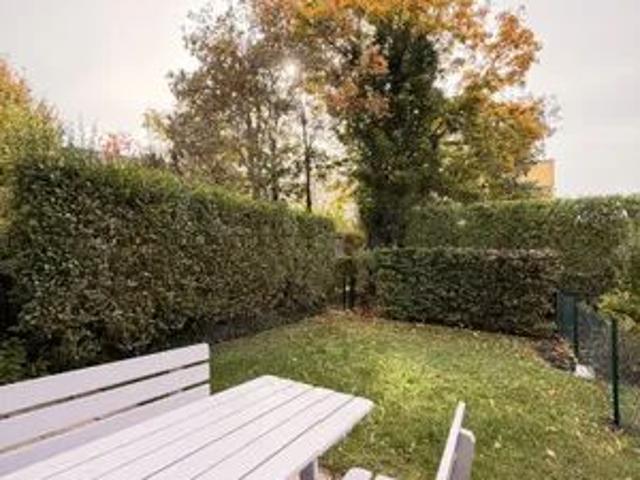 Moderne 2 Zimmer Gartenwohnung in ruhiger Innenhoflage