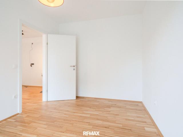 Moderne 2 Zimmer Gartenwohnung mit Parkplatz