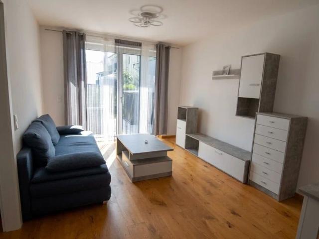 — Moderne 2 Zimmer Gartenwohnung mit Terrasse & Carport in begehrter Ruhelage