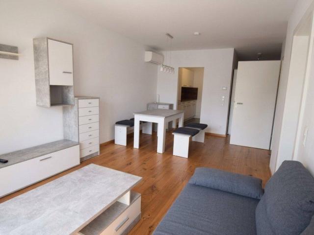 Moderne 2 Zimmer Gartenwohnung mit Terrasse & Carport in begehrter Ruhelage