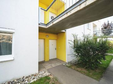 Moderne 2 Zimmer Gartenwohnung mit Terrasse und Eigengarten in Loosdorf