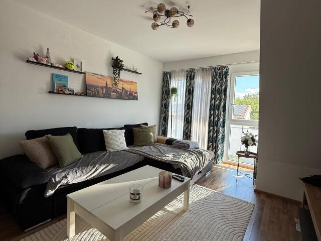 Moderne 2 Zimmer Genossenschaftswohnung ca. 56 m² im Dachgeschoss mit 2 Garagenplätzen – voll möbliert & bezugsfertig
