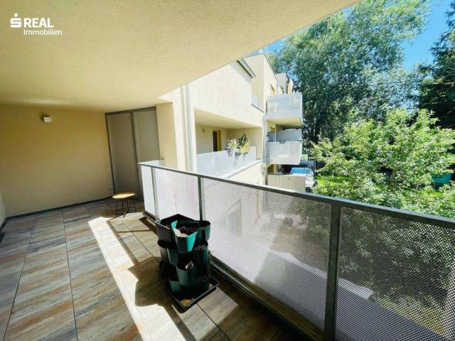 Moderne 2 Zimmer Loggiawohnung mit Tiefgargenstellplatz