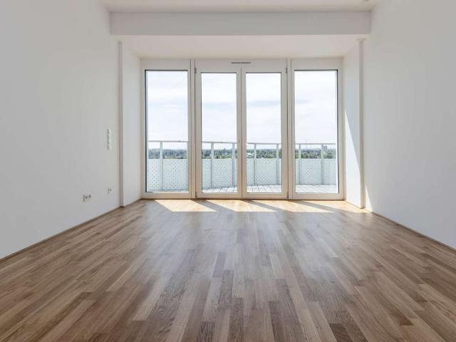 Moderne 2 Zimmer Penthouse Wohnung in der Stadtoase mit Balkon & Einbauküche!