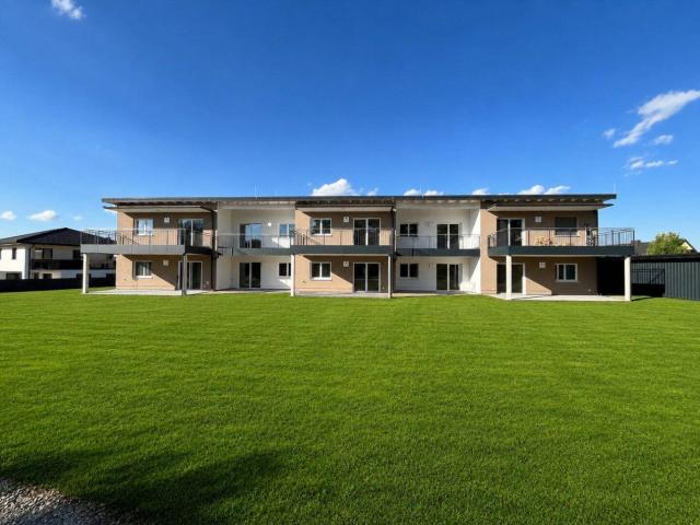 Moderne 2 Zimmer Wohnung, Erstbezug mit Loggia, Carport und KFZ Stellplatz in attraktiver Lage in Ried im Innkreis