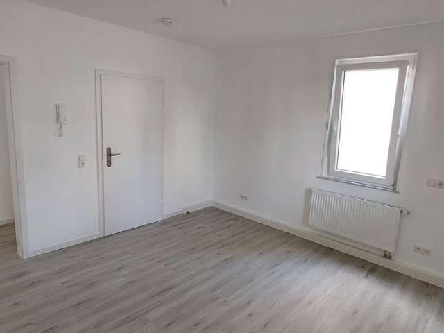 Moderne 2 Zimmer Wohnung kernsaniert mit EBK