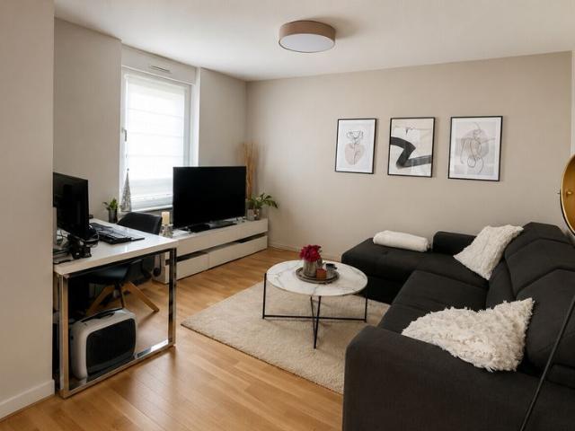 Moderne 2 Zimmer Wohnung in Mainz Weisenau mit EBK, Terrasse/Loggia und TG Stellplatz