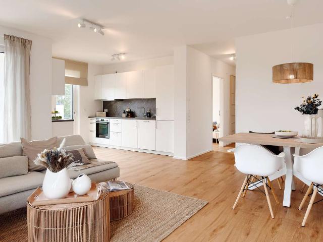 Moderne 2 Zimmer Wohnung mit offenem Wohn /Essbereich und Balkon