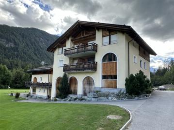 Moderne 2 Zimmer Wohnung mit Aussicht auf den Golfplatz Alvaneu Bad