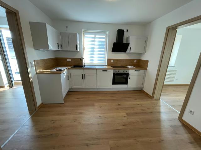 Moderne 2 Zimmer Wohnung mit Balkon und EBK im Luftkurort Mitterfels
