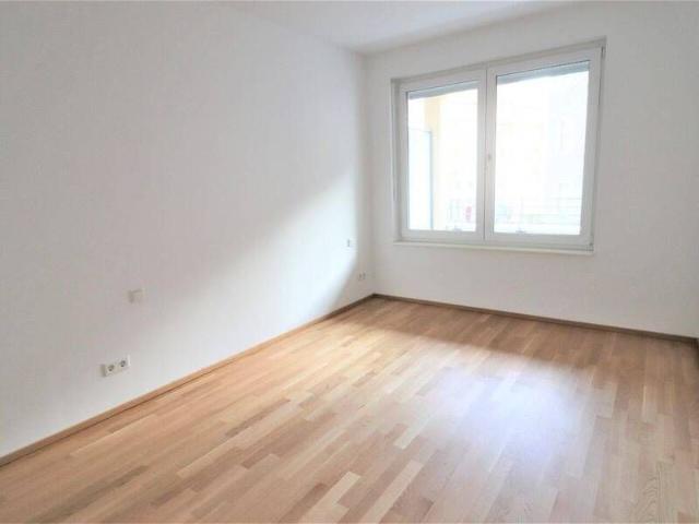Moderne 2 Zimmer Wohnung mit Balkon und Einbauküche
