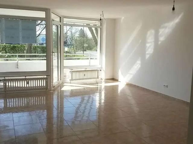 Moderne 2 Zimmer Wohnung mit Balkon und Einbauküche
