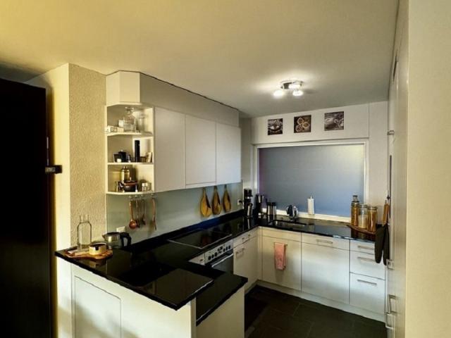 Moderne 2 Zimmer Wohnung mit Balkon in Dübendorf