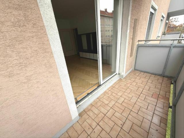 Modern, sanierte 2 Zimmer Wohnung mit Balkon in Graz Geidorf Nord Neue Küche, neues Bad, neues WC