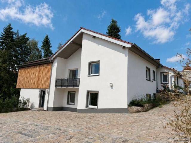Moderne 2 Zimmer Wohnung mit Blick ins Grüne – 2024 neu ausgebaut