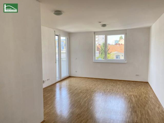 Moderne 2 Zimmer Wohnung mit Freifläche Wohnen in Grünlage!