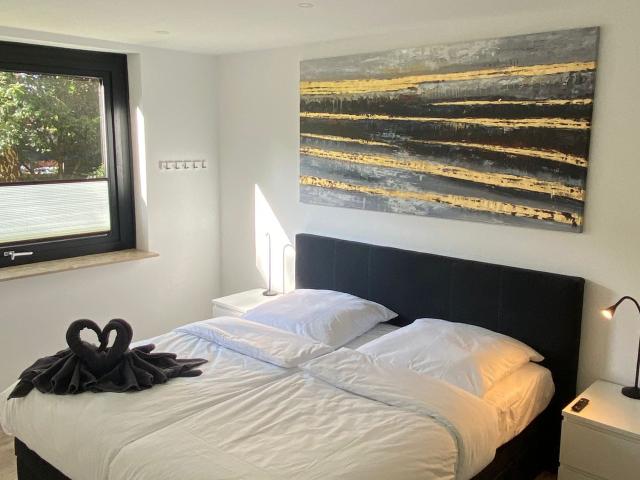 Moderne 2 Zimmer Wohnung mit Garten