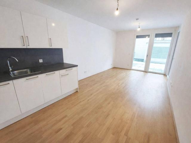 Moderne 2 Zimmer Wohnung mit Garten und großer Terrasse – in der Koloniestraße!